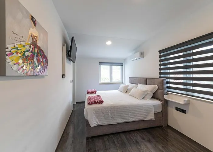 Premium With Jacuzzi Trogir