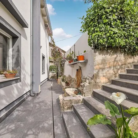 Premium With Jacuzzi Apartment